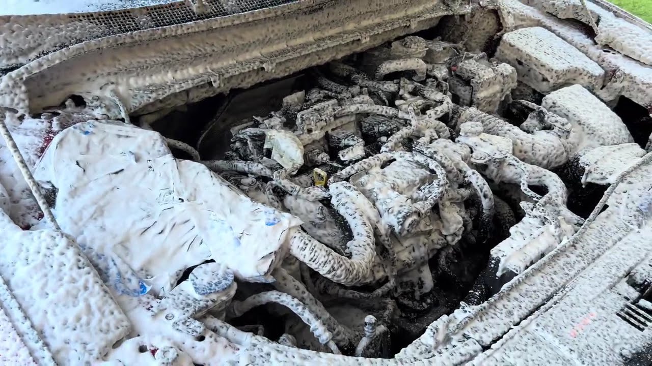 Engine cleaning and finishing with MotorPlast