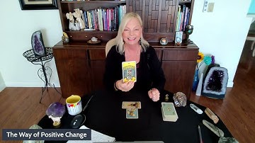 12/12 Eps Kept Pic of Wrapper With DJT"S Name? WTH?