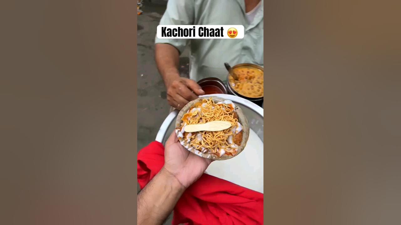 Kachori Chaat Hard Working Old Man streetfood chaataddict kachori-chaat-hard-working-old-man-streetfood-chaataddict