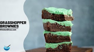 ... are decadent, fudgy, chocolate mint brownies with a minty cream
cheese buttercream frosting! just like grasshopper cocktail!