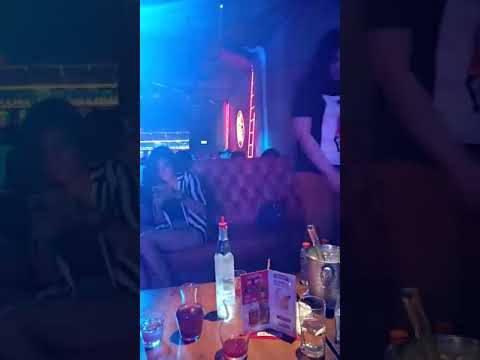 Video: Hiburan malam di Munich: Bar Terbaik, Kelab, & Lagi