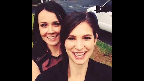 Thumbnail of Natalia y isabel