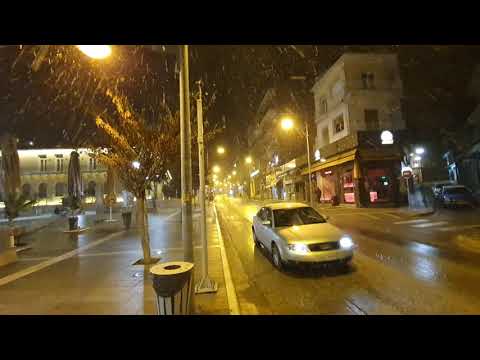 kozan.gr: Ώρα 22.00: Ξεκίνησε η χιονόπτωση στη πόλη της Κοζάνης (Βίντεο)