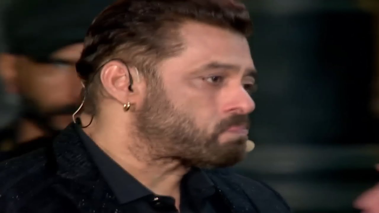 Salman Khan Emotional Moments in Award Show