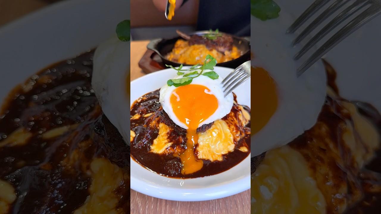 和牛ハンバーグ目玉焼きオムライス