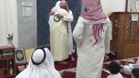 ما أجملها من لحظة .. ختم الطالب محمود النورستاني القرآن الكريم في حلقاتنا