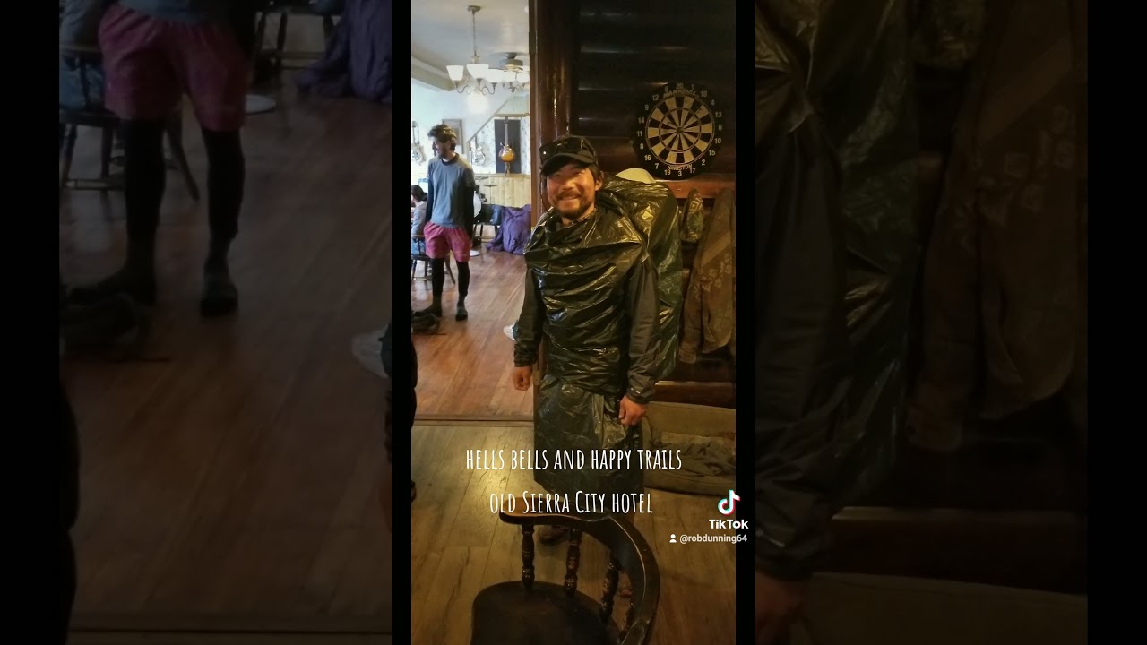 Regardez PCT hikers at Old Sierra City Hotel sur YouTube Regardez PCT hikers at Old Sierra City Hotel sur YouTube
