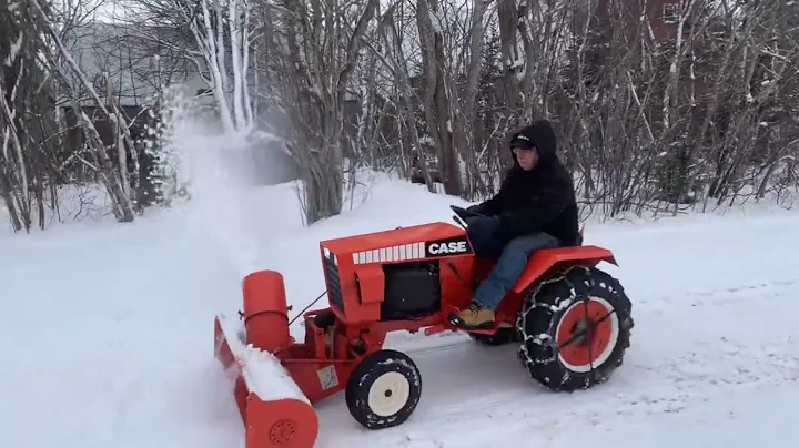 Case 446 garden tractor removing snow   #case446 #casegardentractor  #casesnowremoval  #casetractor
