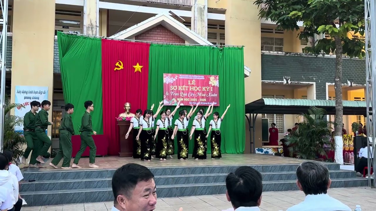 9/6 Gặp nhau giữa rừng mơ - Chiếc khăn Piêu