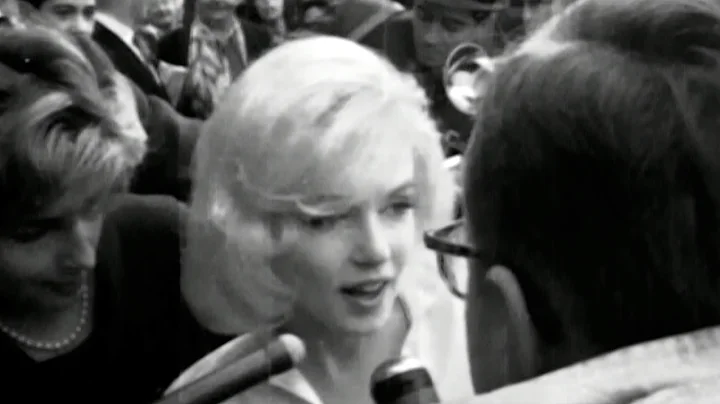 Marilyn and N5 (30" version)  Inside CHANEL