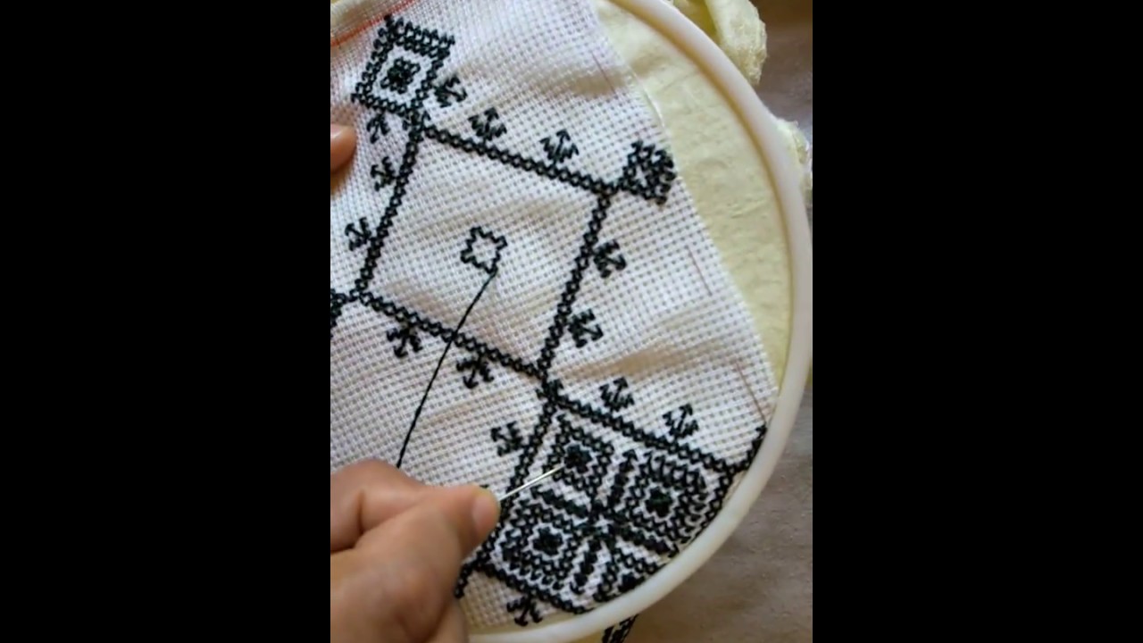 درس في الطرز الفاسي على الجلابة رشمة رائعة وعلى الموضة