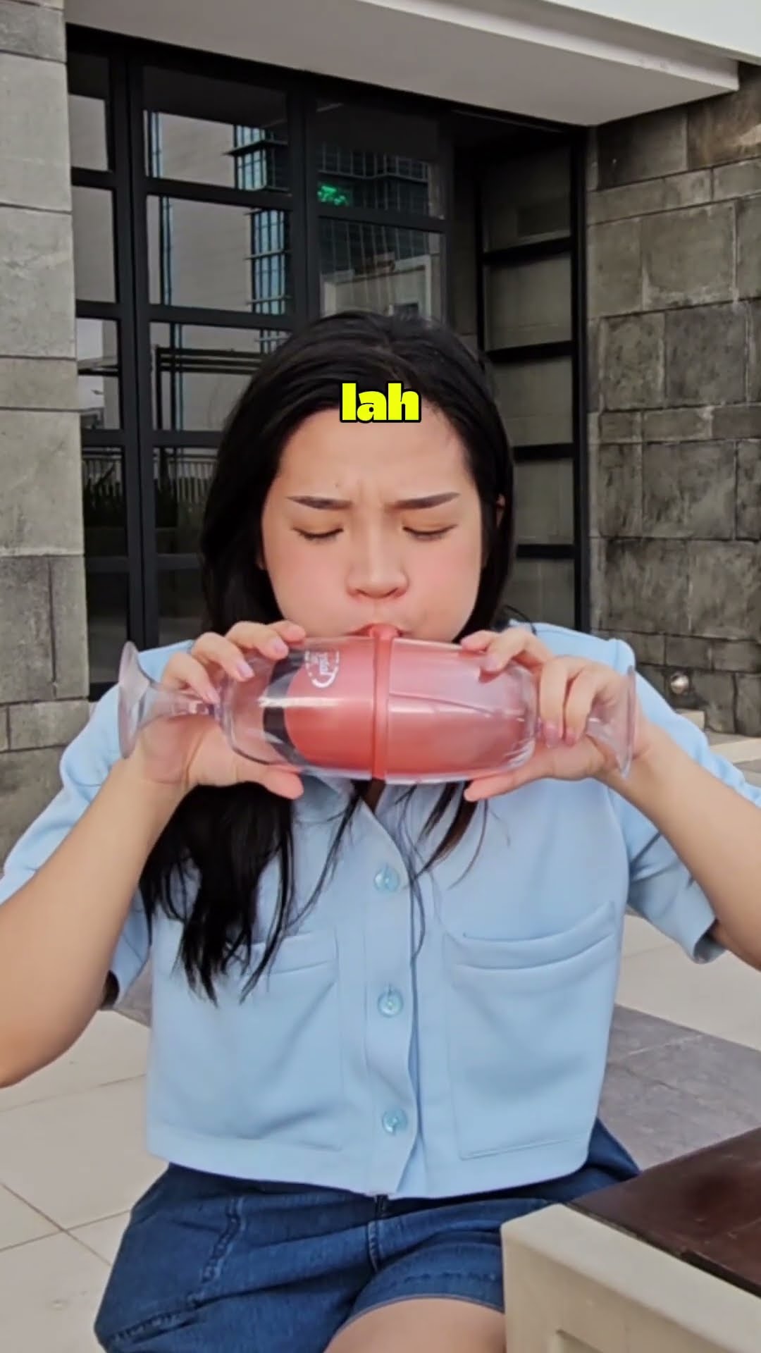 CHALLENGE ANGKAT 2 GELAS BERSAMAAN TANPA DI SENTUH!