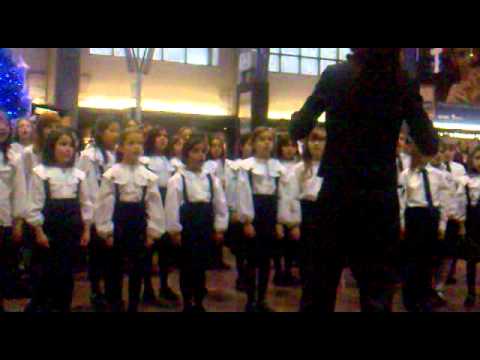 L'Académie Marie-Laurier, Christmas Carolling at Gare Central in Montreal