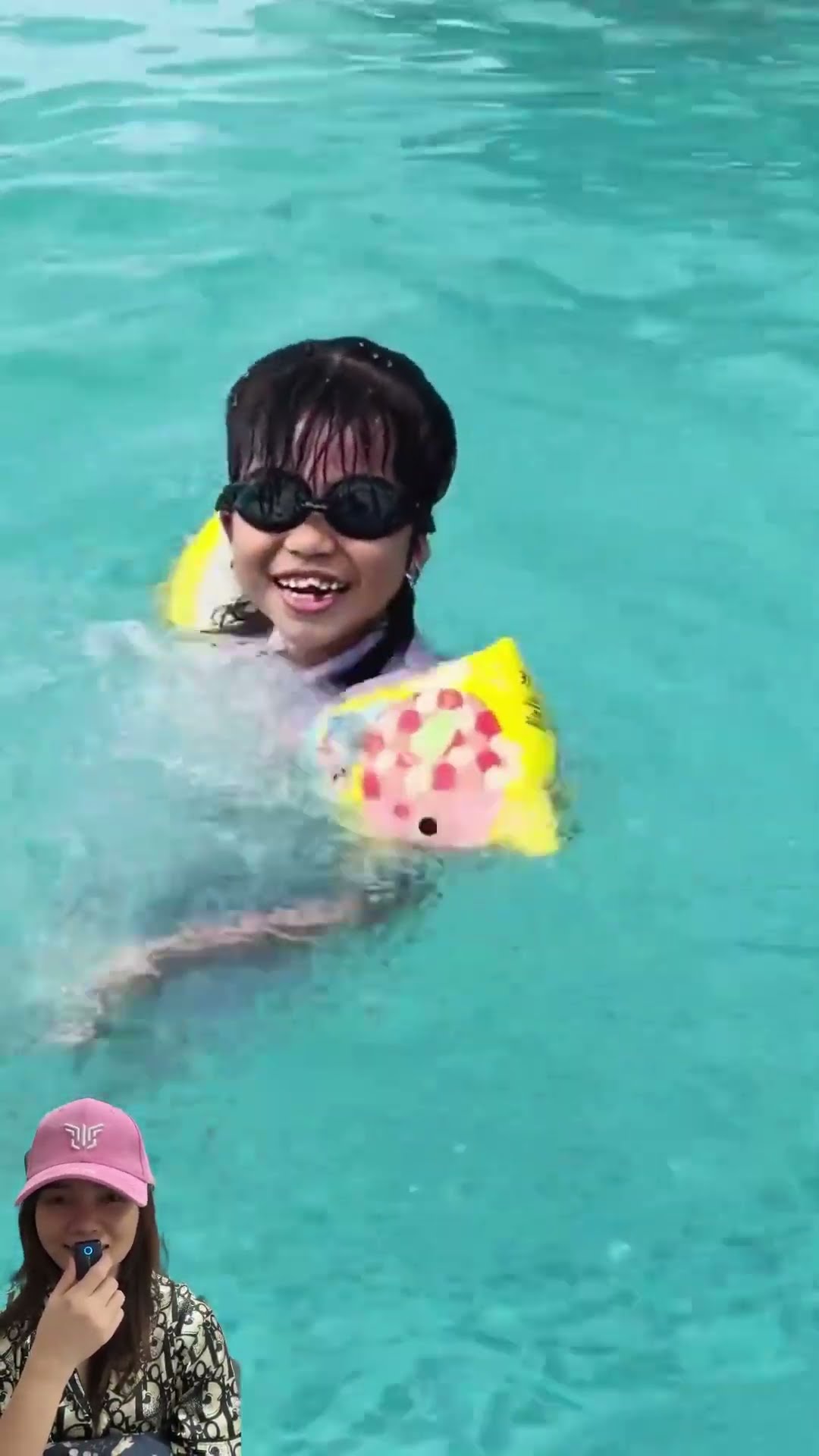 MAIN DI KOLAM RENANG TEPI PANTAI ⁉️SERUAN MANA YA ??#shorts #funny #dubbing