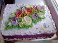 Торт с двух цветными розами