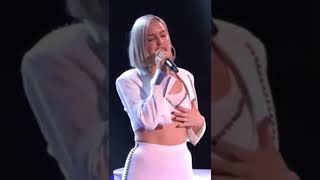 Marshmello - FRIENDS (Live) (feat. Anne-Marie)