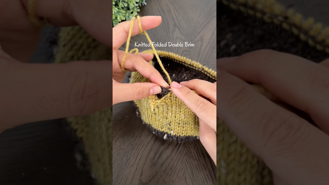 Double brim: warmer, cozier, more polished 🧶Yes or no? 