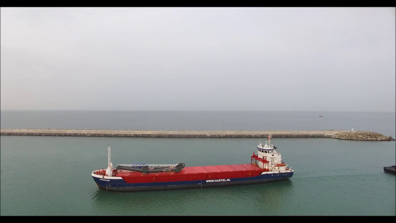 Karasu Limanına ilk gemi yanaştı. Karasu ilçemize hayırlı olsun