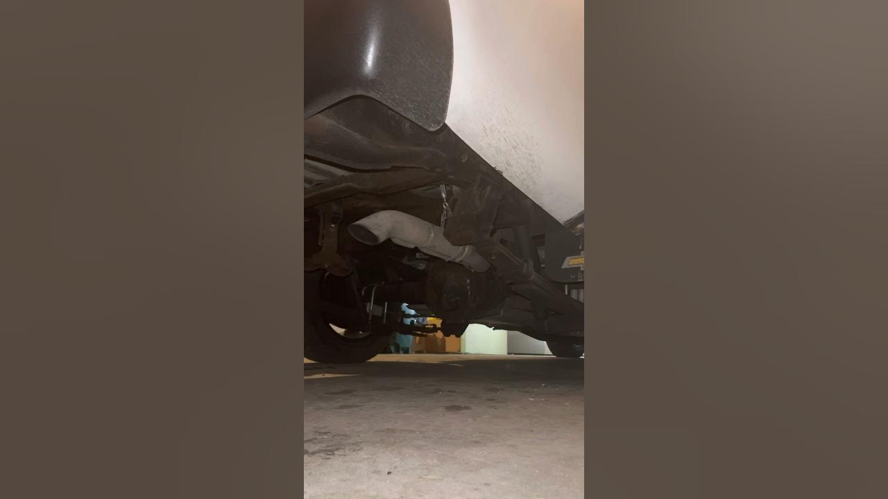 2004 chevy colorado 3.5L engine flowmaster - YouTube