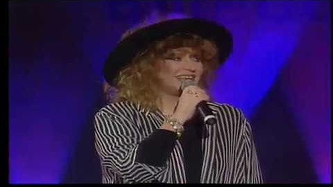 Пугачева 1992. Киркоров любовь похожая на сон. Я люблю пугачева слушать. Я люблю пугачева слушать. Пугачева 1999.