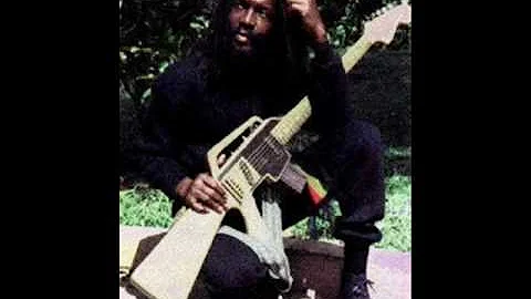 Peter Tosh - Not Gonna Give It Up (Live)