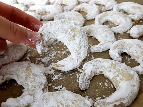 Weihnachten steht schon vor der Tür und auch ich liebe es Plätzchen zu backen :) Dieses Vanillekipfe. 