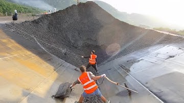 Barge unloading 4600 tons of ore | Vlog of work on barge| Relaxing video