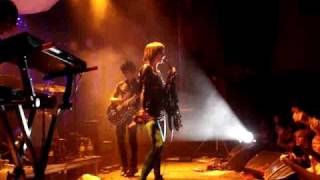 Yeah Yeah Yeahs - Honeybear - live Stockholm 2009