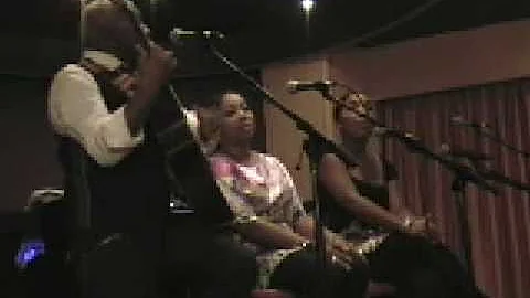 Jonathan Butler duets with his daughter Jodie Butl...