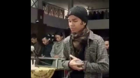 شاب من اندونيسيا يقرأ سورة الرحمن بصوت يخطف القلب و العقل