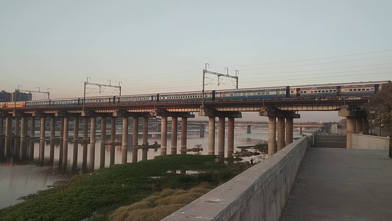 Beautiful Sabarmati Riverfront, Ahmedabad at Sunrise.