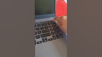 Mi laptop enciende y se queda con la pantalla negra Solución