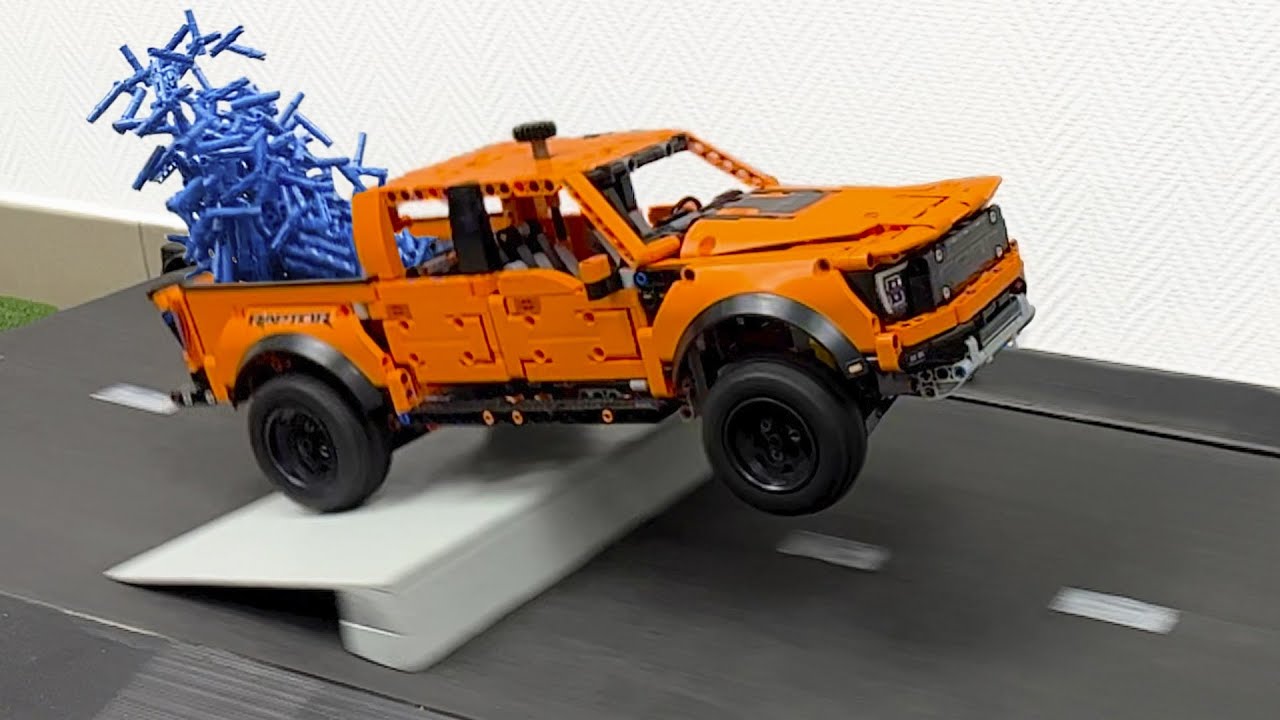⁣Ford F-150 Raptor VS Ramps on Treadmill – Lego Technic CRASH Test