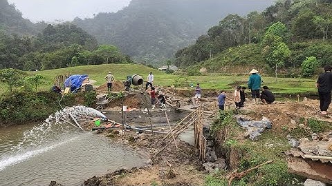 Khởi công cầu Nà Khà bữa cơm trưa toàn món ngon rau rừng ong mật. Nguyễn Tất Thắng