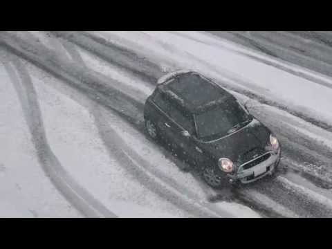 Seattle Drivers in Two Inches of Snow