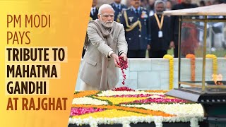 PM Modi pays tribute to Mahatma Gandhi at Rajghat