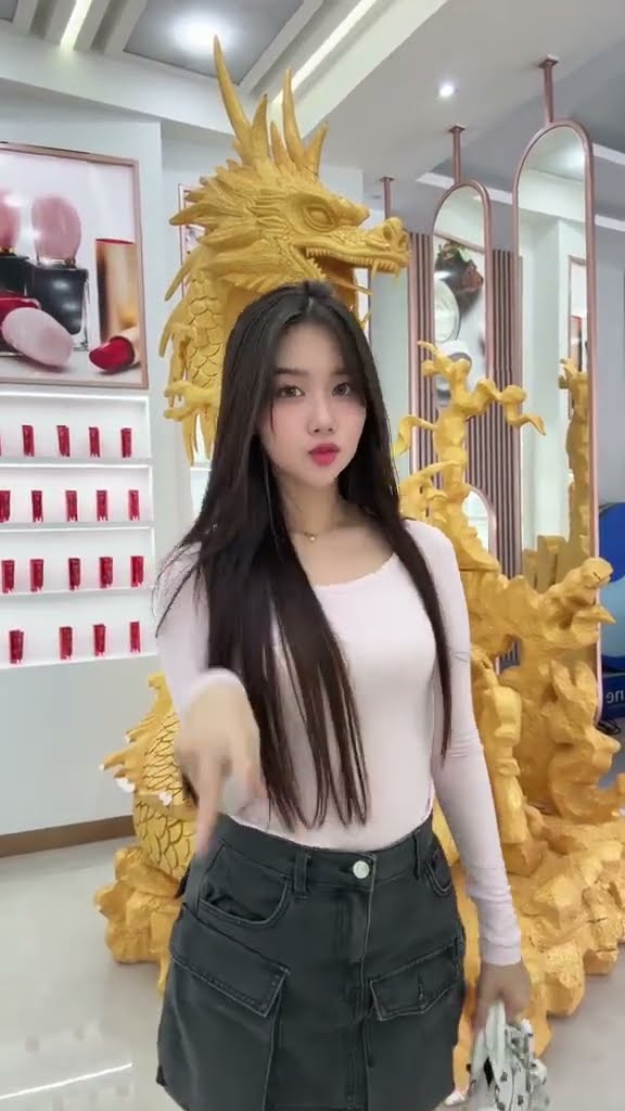 ada yg salfok sama naganya???