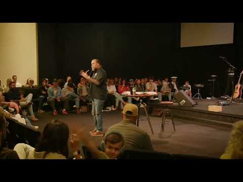 Family At The Foot of The Cross | Damon Thompson