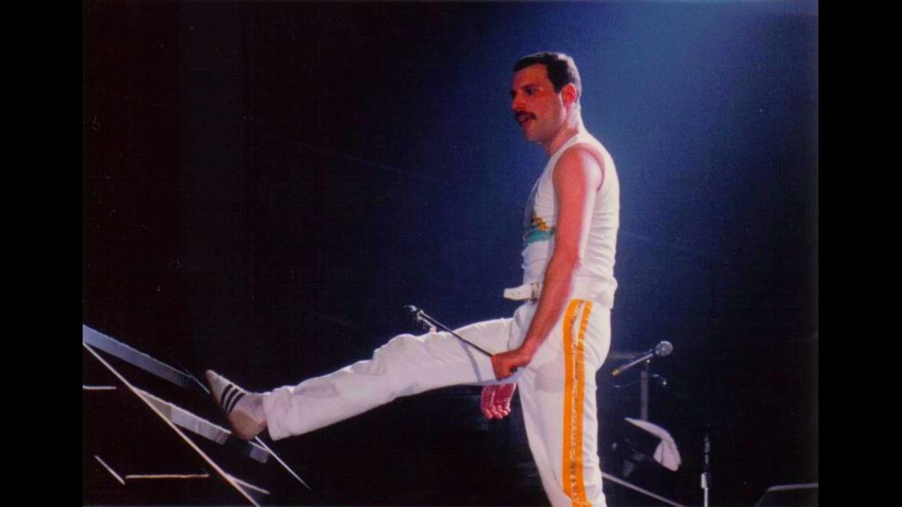 Фредди меркьюри wembley 1986. Квин концерт 86. Queen концерт 1986. Freddie mercury wembley 1986. Париж концерт queen.