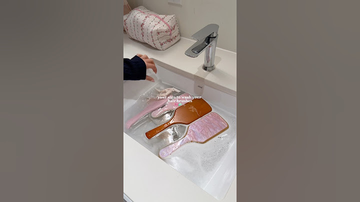 your sign to wash your hair brushes!🧖🏼‍♀️ #cleaning #asmr #asmrsounds #hairbrushes #girlythings