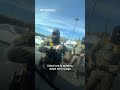 Brutalidad policial: agentes federales rompen ventana