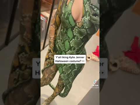 Kylie Jenner S Halloween Costume Shorts Shortsshelf Viral Kyliejenner