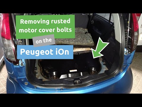 Removing rusted motor cover bolts on the Peugeot iOn