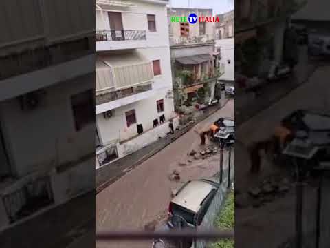 Video Forte ondate di maltempo in Sicilia e Calabria