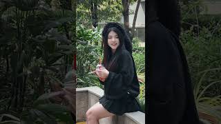 Yanlarina Oturan Kizi Görmedi̇ler