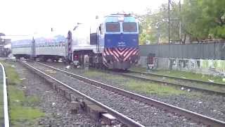 J26CW serie 319-325-7 saliendo de Moreno (23-09-14)