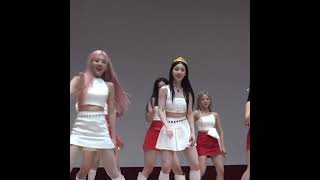 Heejins Face When Kim Lip Didnt Move For Her Part