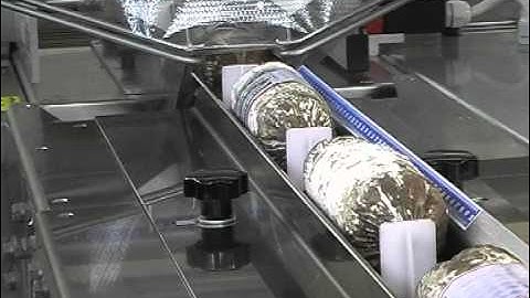 Delfin Carina 450 flow wrapper with labeller printer to package SALAMI