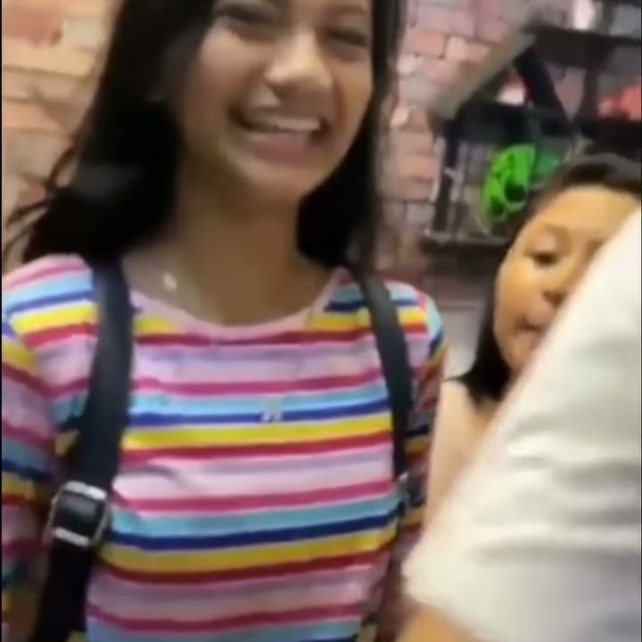 keuwuan Keisha Alvaro and Ratu Sofya so sweet bangat kan gais(dari jendela smp)