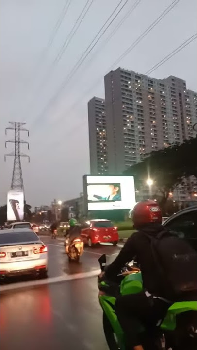 Story WA Suasana Surabaya Sore Hari//Lagu Terendap Laraku Versi Felix